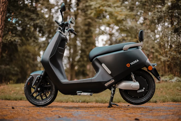 Обзор культового электроскутера YADEA G5